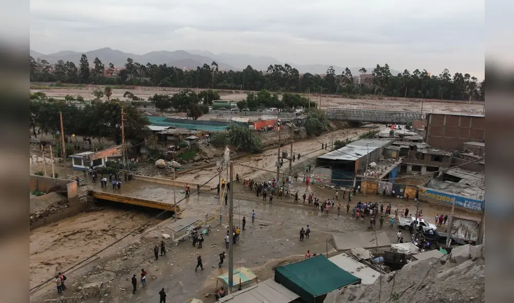 Horas de miedo: Lima fue cercada por el lodo y la desesperación Horas de miedo: Lima fue cercada por el lodo y la desesperación