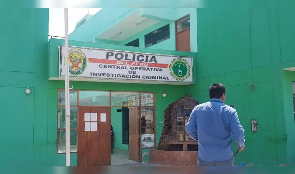 os tres encapuchados redujeron a su víctima para despojarla de botín, según denuncia. os tres encapuchados redujeron a su víctima para despojarla de botín, según denuncia.