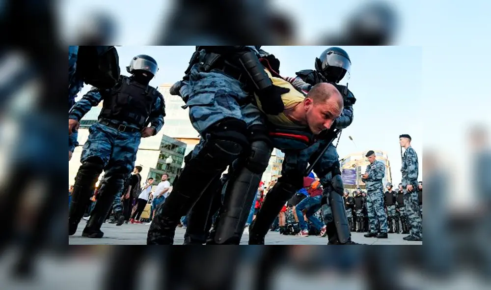 Policía rusa detuvo a manifestantes en Moscú. Foto: AFP Policía rusa detuvo a manifestantes en Moscú. Foto: AFP