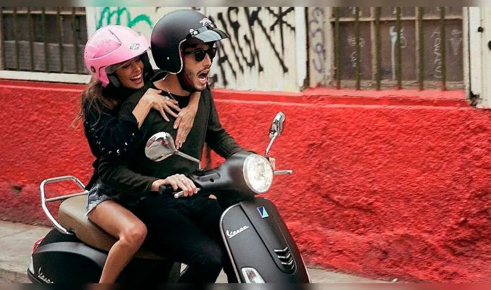 Sebastián Yatra y Tini Stoessel son captados besándose en un avión