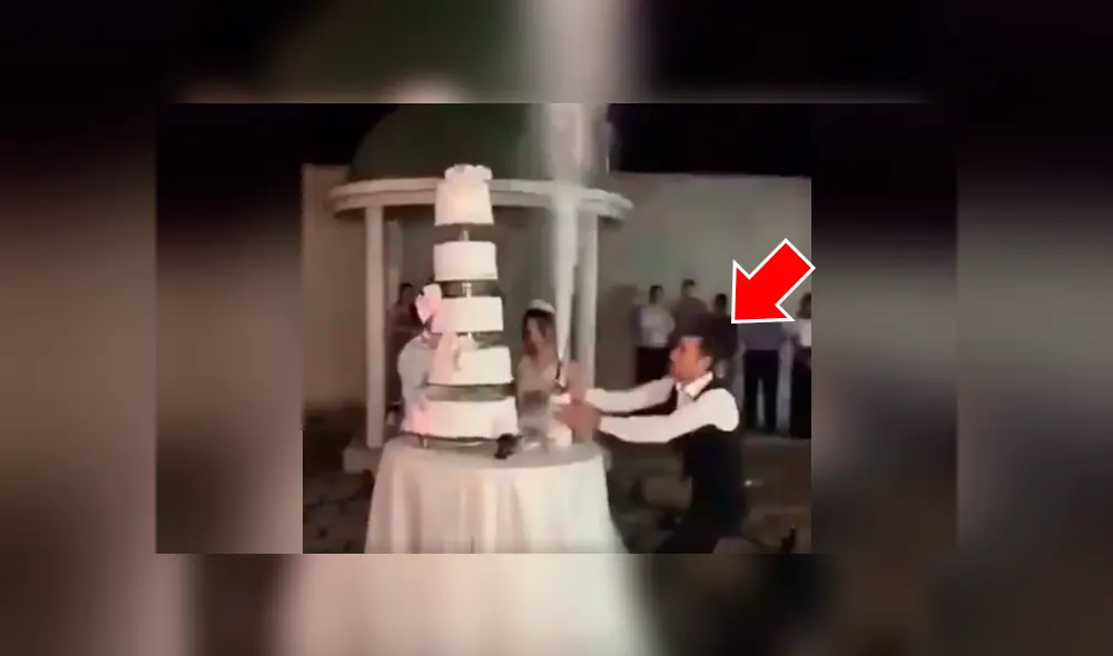 Un mozo pasó la verguenza de vida en Facebook al ser captado protagonizando un terrible accidente luego de destapar una botella de champagne en plena boda.
