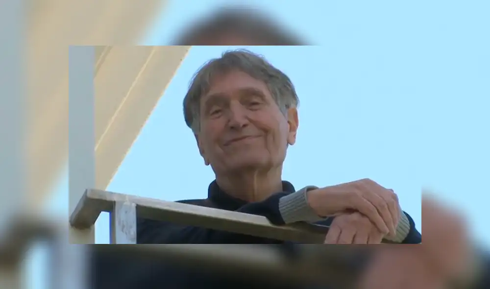 Desliza hacia la izquierda para ver las tiernas imágenes del video viral de Facebook.