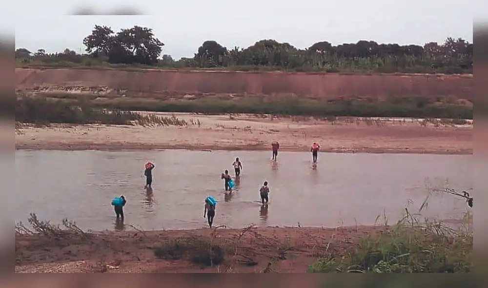 Venezolanos intentan ingresar por frontera Perú- Ecuador.