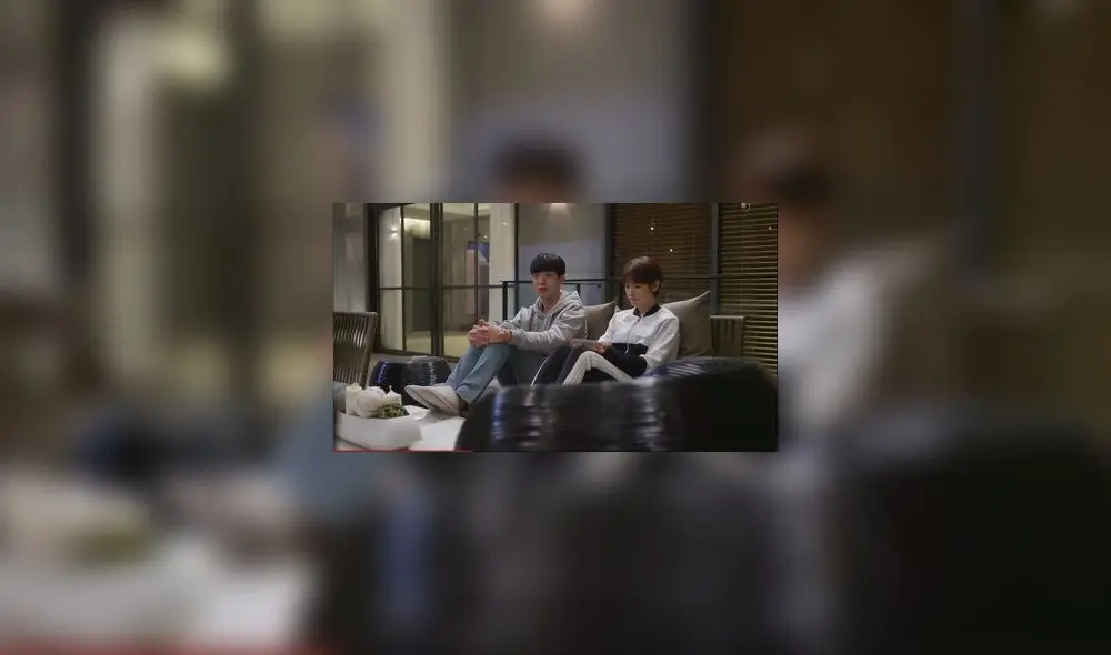 Estrellas en sus personajes para la comedia romántica Cinderella and the four knights.