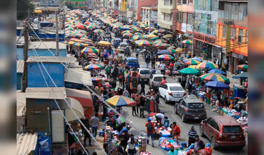 Son más de diez mil ambulantes en el mercado Modelo. Foto: Clinton Medina. Son más de diez mil ambulantes en el mercado Modelo. Foto: Clinton Medina.