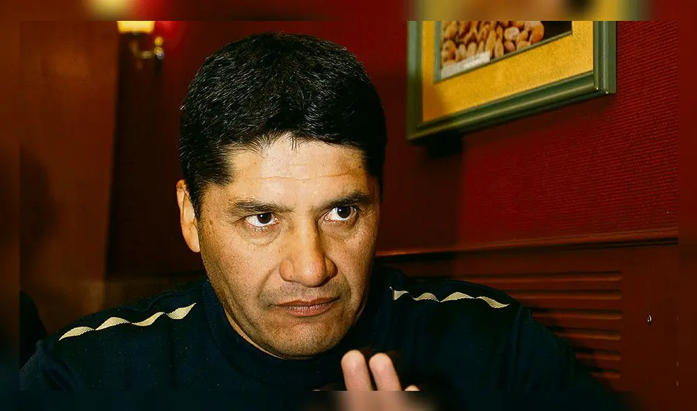 VICTOR HUIGO RIVERA
ENTREVISTA AL ARBITRO FIFA QUE SE LANZA DE CANDIDATO A LA ALCALDIA DE AREQUIPA VICTOR HUIGO RIVERA
ENTREVISTA AL ARBITRO FIFA QUE SE LANZA DE CANDIDATO A LA ALCALDIA DE AREQUIPA