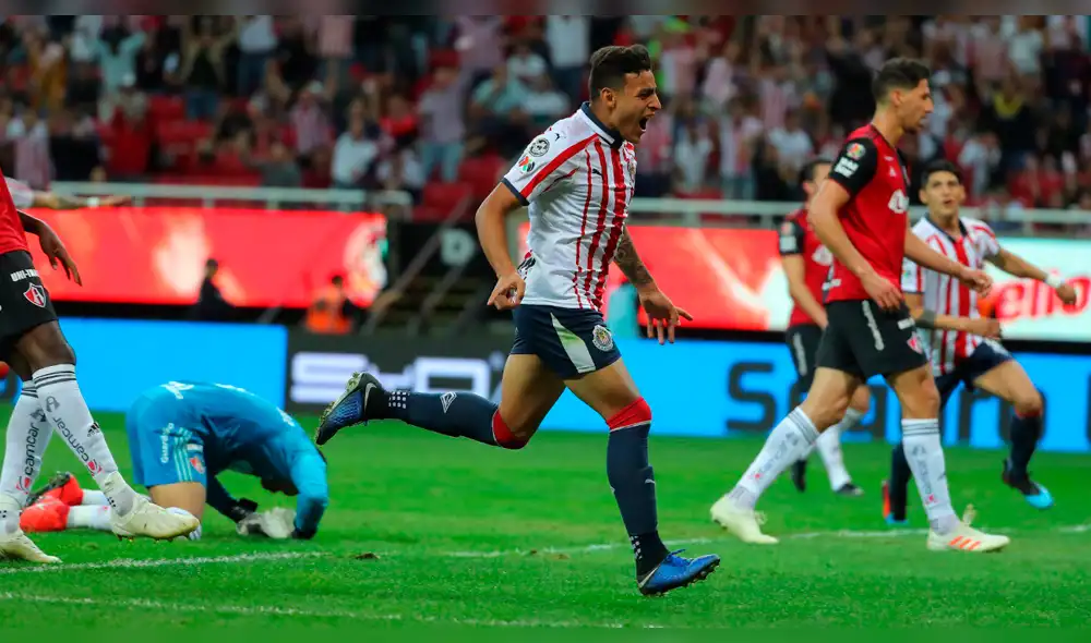 Chivas superó 3-0 al Atlas en el 'Clásico Tapatío' de la Liga MX [RESUMEN]