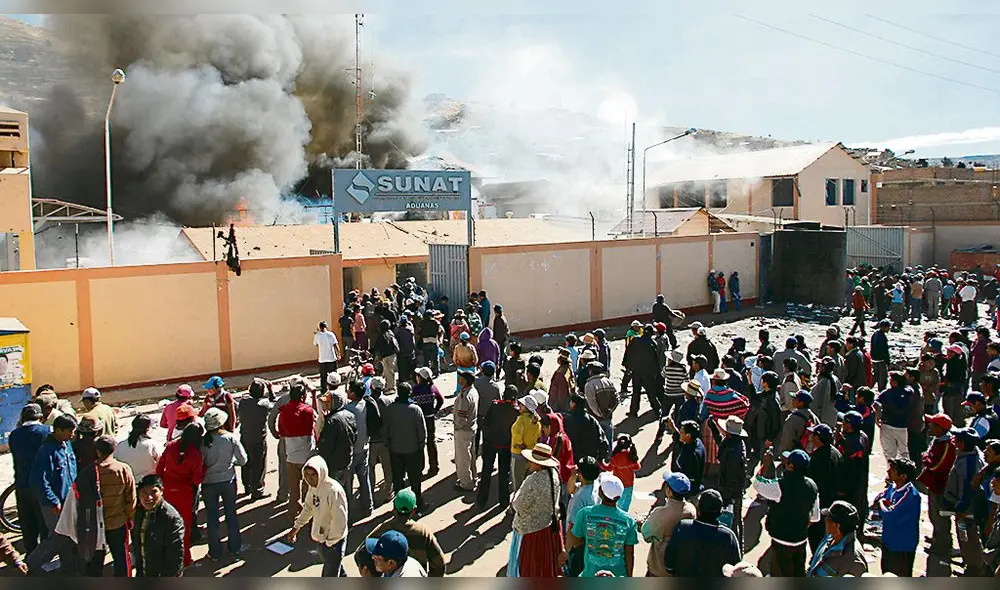 aimarazo. Juezas asumieron que aimaras llegaron dolosamente para quemar locales públicos y que Aduviri estuvo dirigiendo estas acciones en el 2011.