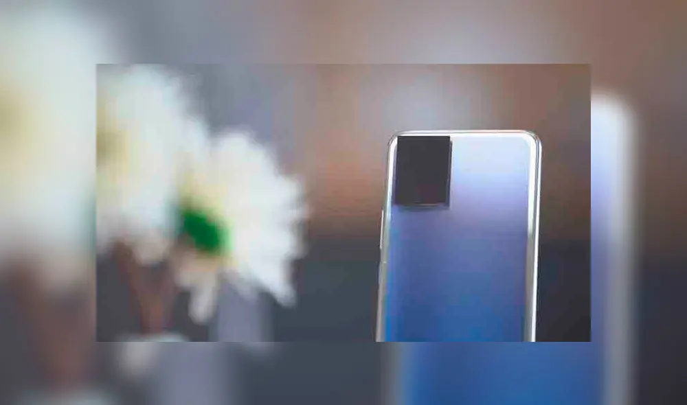 Vivo luce un color azul zafiro brillante y luego cambia a un tono blanco plateado. (Foto: captura de video) Vivo luce un color azul zafiro brillante y luego cambia a un tono blanco plateado. (Foto: captura de video)