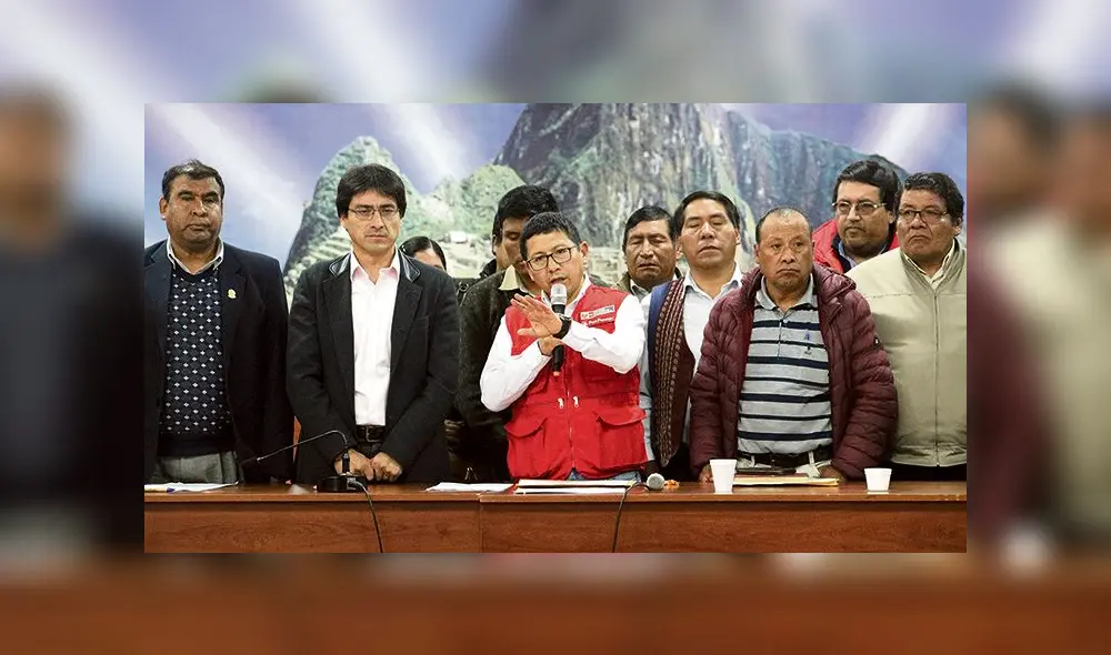 REUNIÓN. Ministro Trujillo se reunió con gobernador Jean Paul Benavente y alcaldes y dirigentes del Valle Sagrado de los Incas. REUNIÓN. Ministro Trujillo se reunió con gobernador Jean Paul Benavente y alcaldes y dirigentes del Valle Sagrado de los Incas.