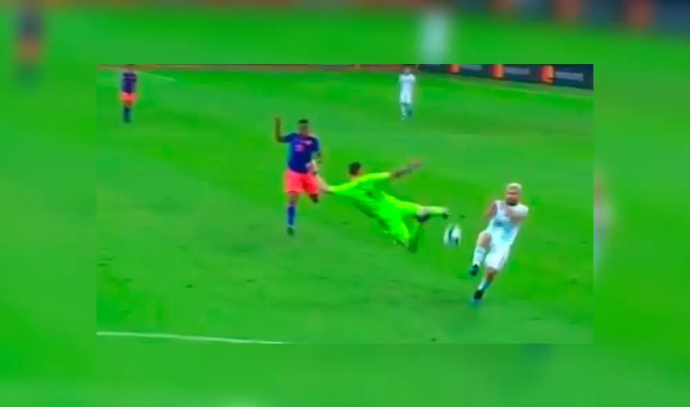 Argentina vs. Colombia: Ospina se juega la vida tras pase filtrado de Messi [VIDEO]