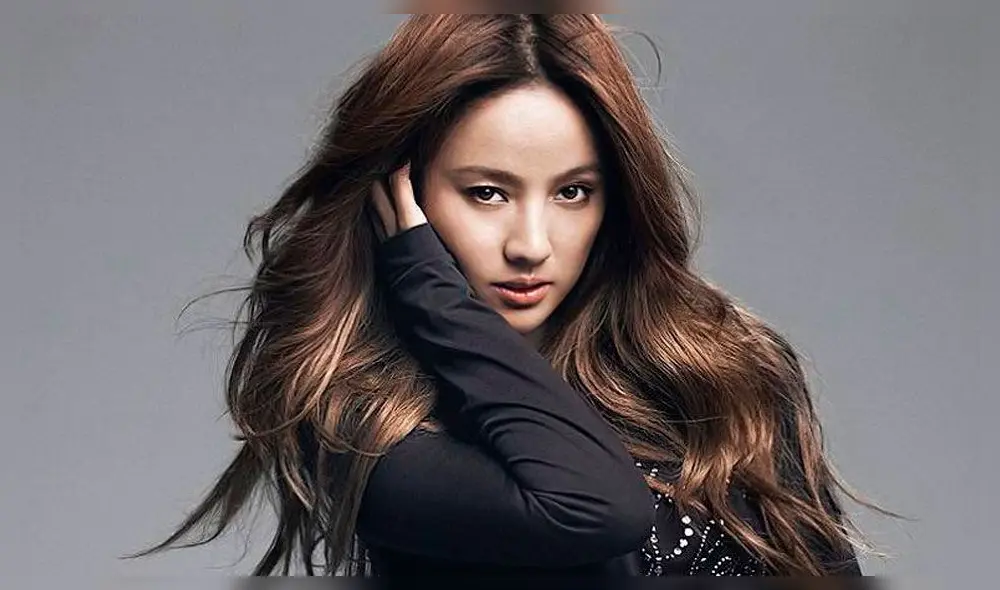 Lee Hyo Ri es una de las solistas femeninas más exitosas del Kpop, por lo que es considerada "La Princesa del Pop Coreano". Lee Hyo Ri es una de las solistas femeninas más exitosas del Kpop, por lo que es considerada "La Princesa del Pop Coreano".