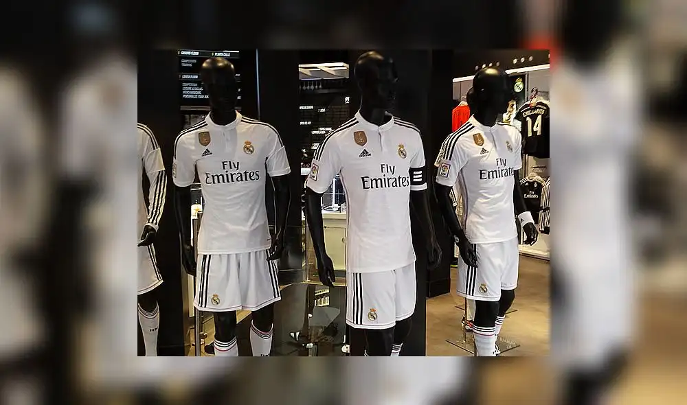 La camiseta alterna del Real Madrid para el 2020/21 sería idéntica a la que llevó en la temporada 2014/15. Foto: Internet.