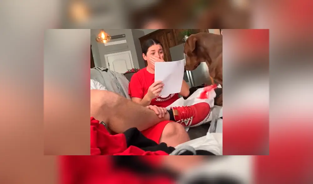 La mujer recibió como regalo los papeles de adopción de la chica que crió hace 14 años. Foto: captura.