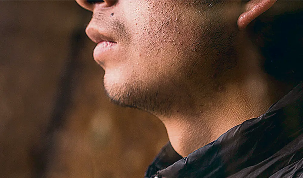 Víctima. “Felipe” nos relató que cuando tenía 15 años el sacerdote Manuel Mendoza le realizó tocamientos indebidos en un bus, durante la noche. Foto: Jheyson Soto