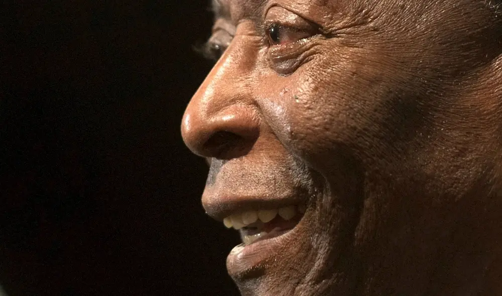 Antes de ser Pelé, el astro fue ‘Dico’, un niño que limpió zapatos en la calle para ayudar a su padre. Foto: AFP