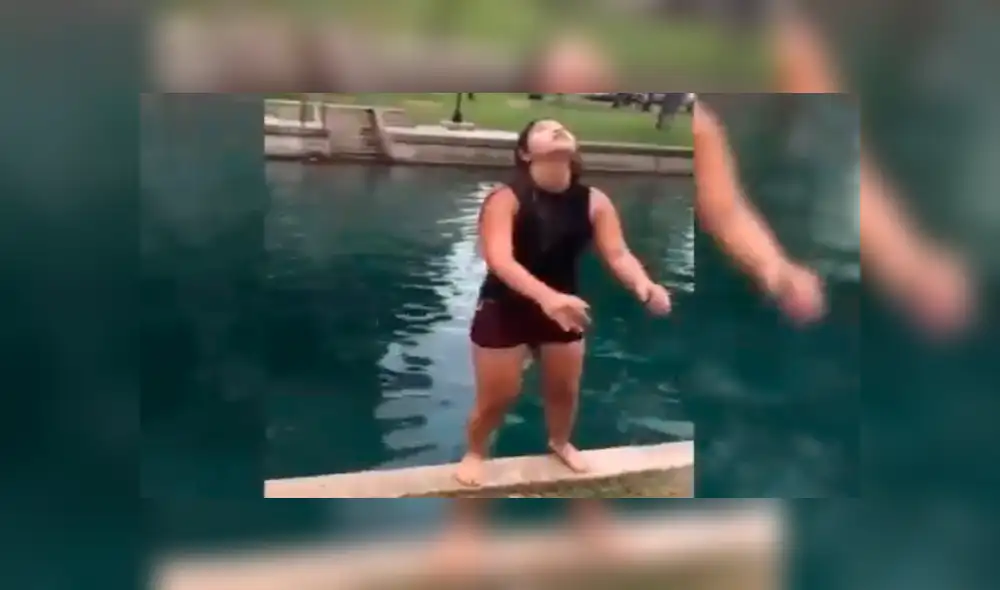 YouTube viral: chica intentó realizar peligroso 'clavado' en piscina y casi queda parapléjica [VIDEO]