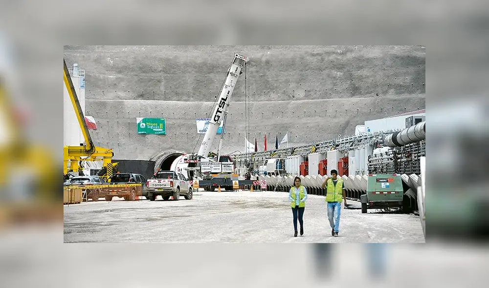 TUNELADORA DENOMINADA LA GOBERNADORA, SE  INSTALO PARA PERFORACION DE TUNELES PUCARÁ Y TRASANDINO
 EN EL ANEXO DE TARUCAMARCA CAYLLOMA COMO PARTE DEL PROYECTO MAJES SIGUAS II 