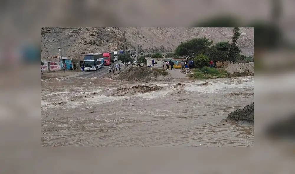 Arequipa: Carretera quedó bloqueada tras desborde del río Ocoña en Camaná [VIDEO]