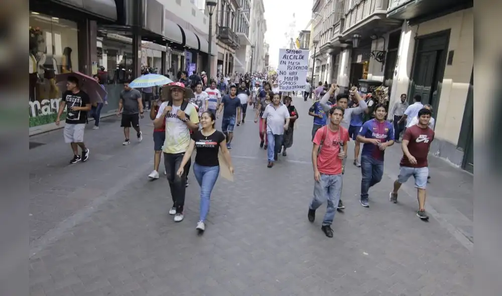 Mesa Redonda : nuevamente los comerciantes toman las calles de Lima. [FOTOS]