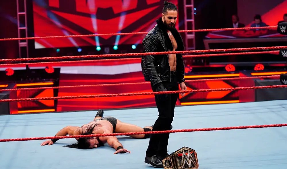 Seth Rollins tomó por sorpresa a Drew McIntyre al final del Monday Night RAW. Foto: WWE