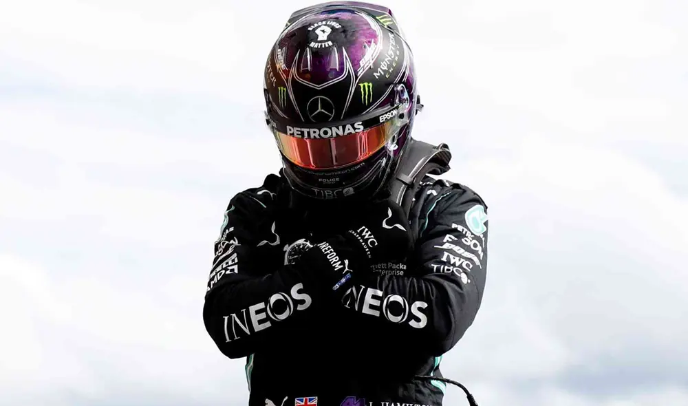 Deportistas hacen homenaje a Chadwick Boseman. | Foto: AP