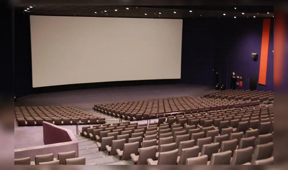 Las salas de cines de Estados Unidos hicieron historia al no recaudar dinero en su taquilla.