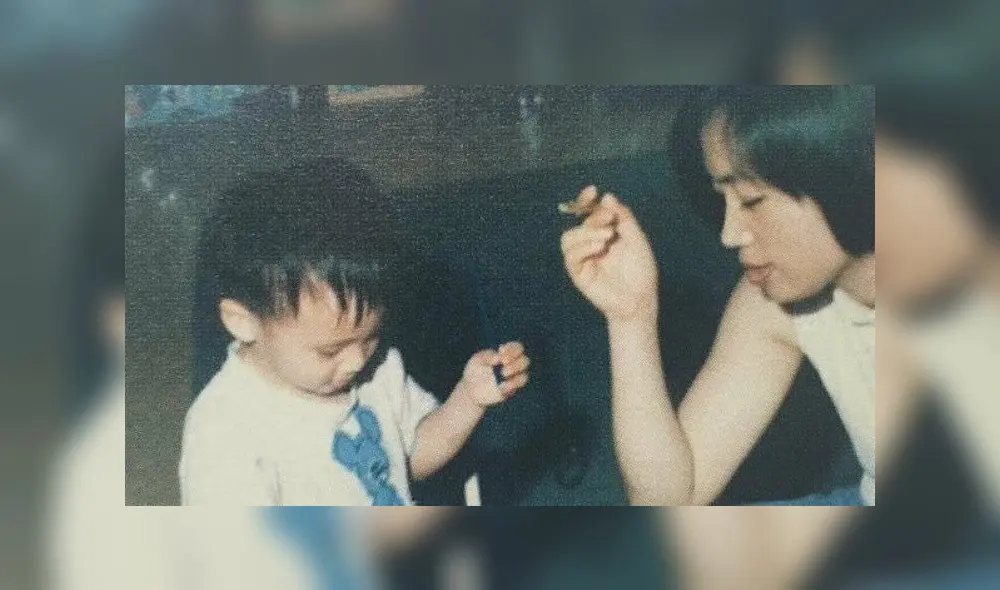 Jin junto a su madre. Jin junto a su madre.