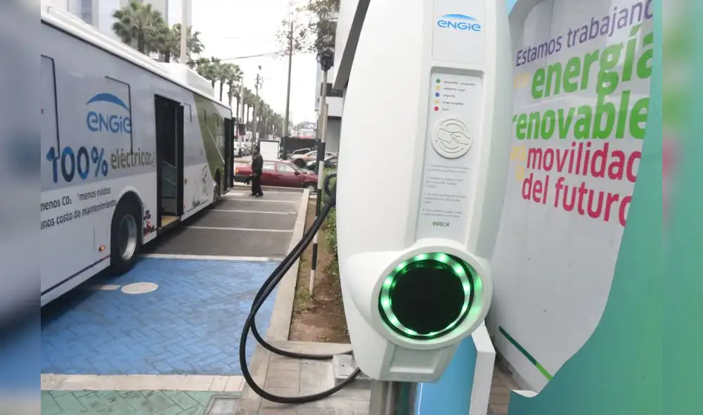 MELISSA MERINO MONTOYA / DIARIO LA REPUBLICA BUSES ELECTRICOS EN SAN ISIDRO 100 POR CIENTO ELECTRICOS RECORRIDO FIJOS PARA LOS USUARIOSDE SAN ISIDRO  PARA LA REVISTA DOMINGO