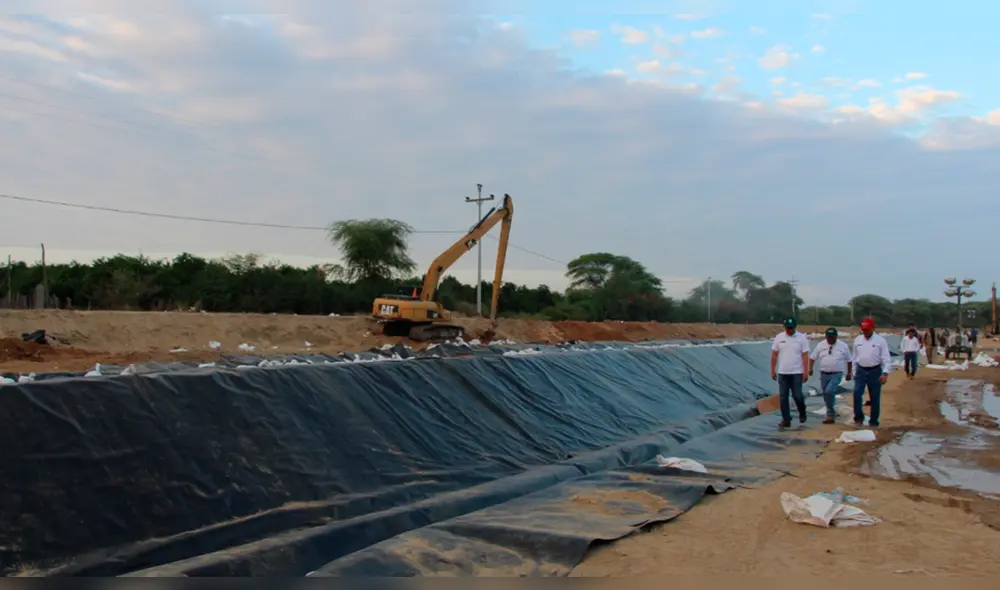Minagri informó segundo día de instalación de geomembrana.