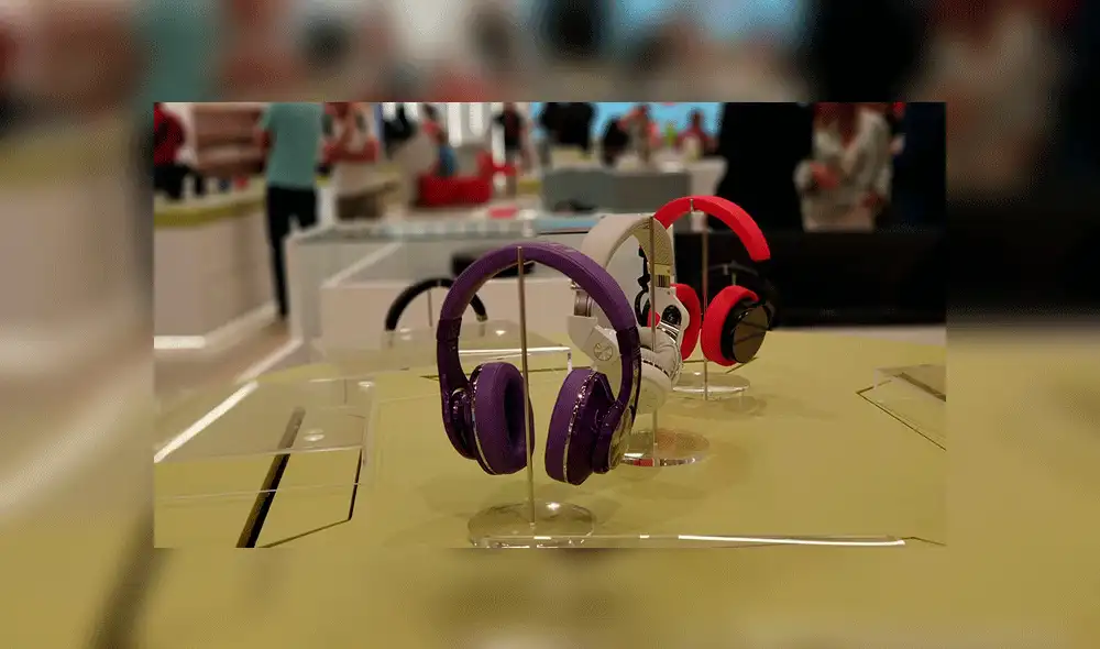 Miles acuden a inauguración de la primera tienda física de Aliexpress en Europa [FOTOS]