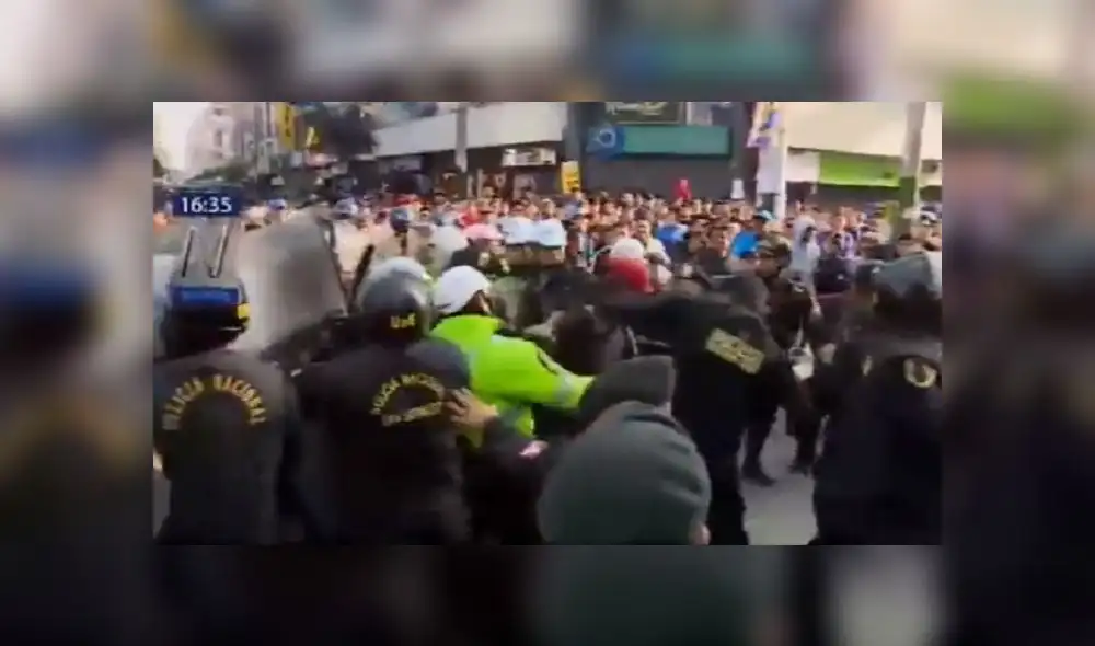 La Victoria: violento enfrentamiento entre ambulantes y policías durante desalojo en Gamarra [VIDEO]