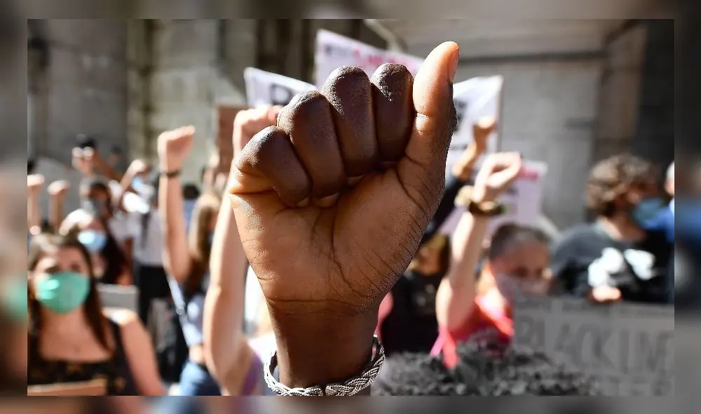 A raíz del asesinato de George Floyd, muchos peruanos se mostraron en contra del racismo a través de las redes sociales. Créditos: EFE.