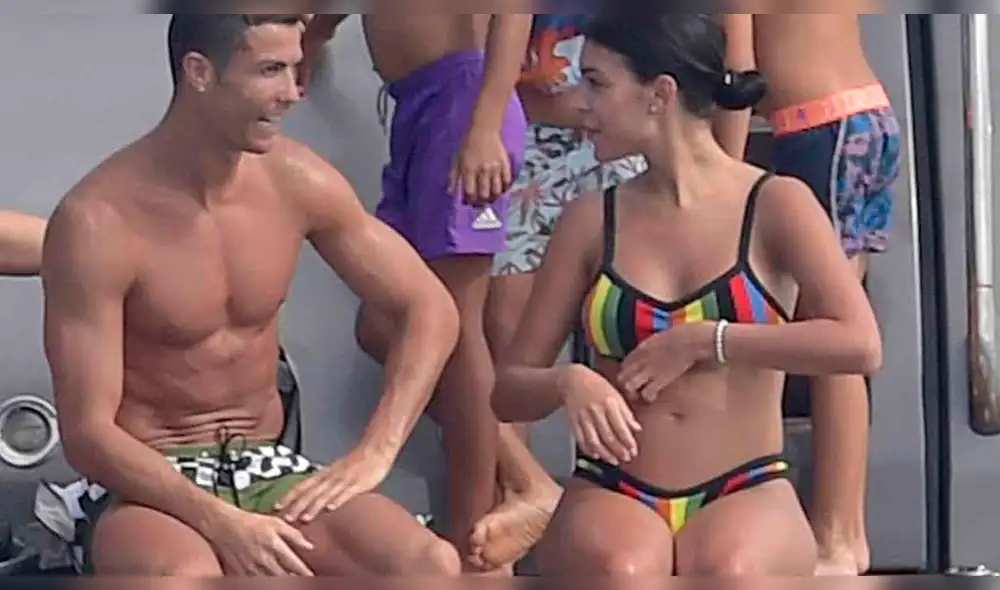 Novia de Cristiano Ronaldo seduce a hinchas de Juventus con sensual disfraz por Halloween 