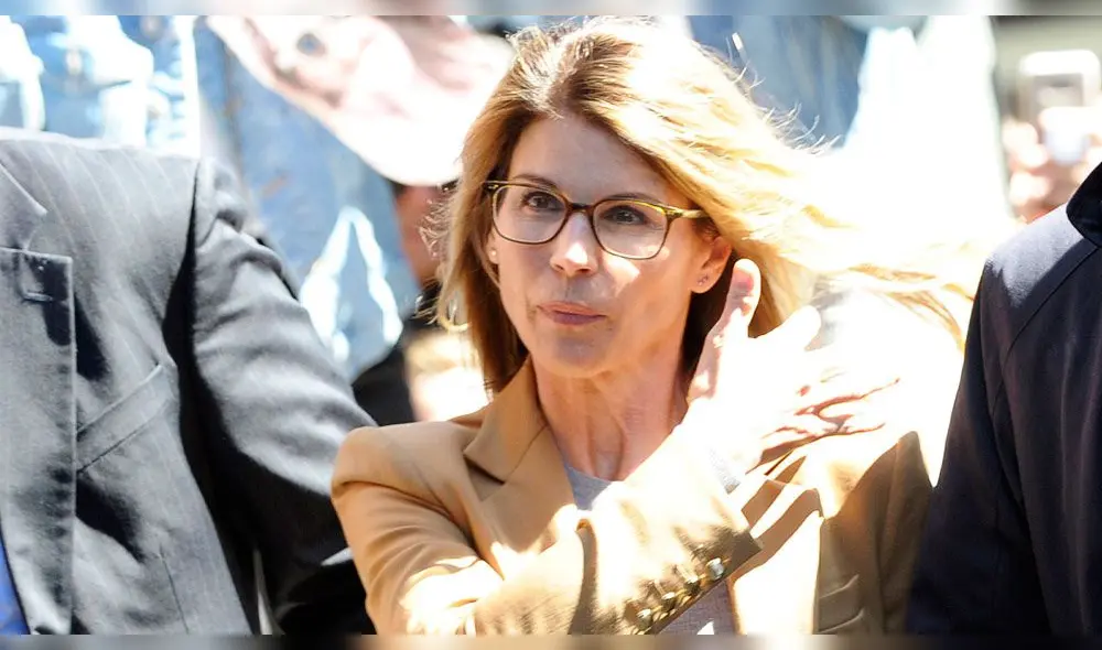 Lori Loughlin y su esposo enfrentan nuevos cargos por sobornos universitarios