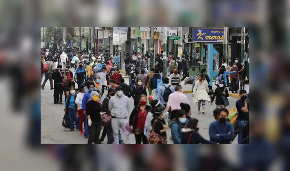 Decenas de personas acuden a comprar a Gamarra. Créditos: John Reyes / La República