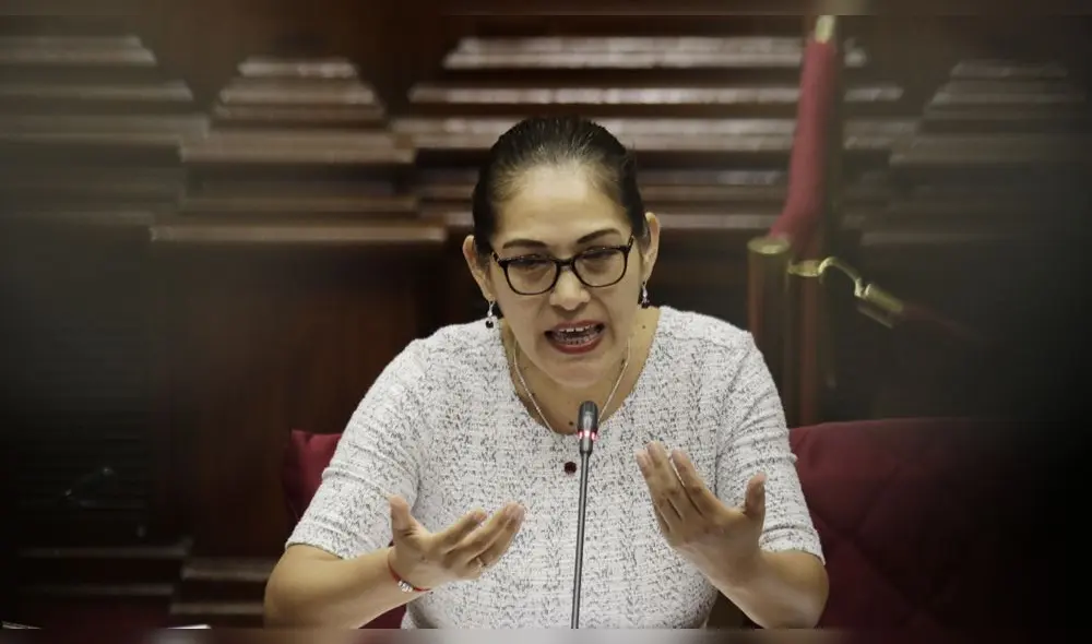 Karina Beteta y Milagros Salazar vuelven al Congreso en cargos de confianza y ganan casi 10.000 soles Karina Beteta y Milagros Salazar vuelven al Congreso en cargos de confianza y ganan casi 10.000 soles