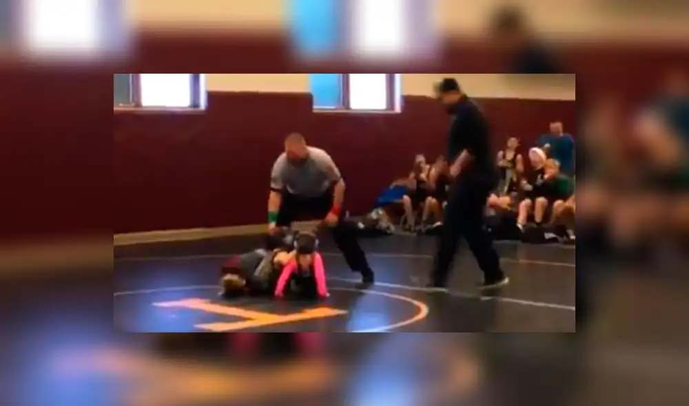 Facebook: Niño usa técnica de 'lucha libre' para defender a su hermana Facebook: Niño usa técnica de 'lucha libre' para defender a su hermana