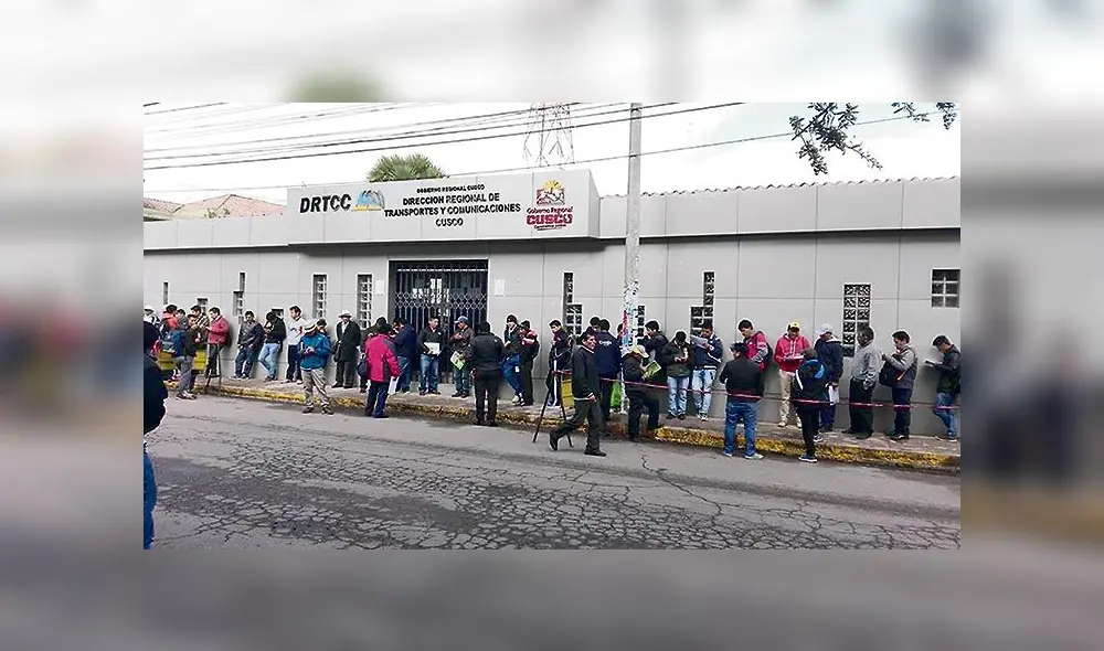 PERITAJES. Policía determinó que de 21 expedientes, 19 tenían firmas falsas y 18 huellas dactilares que no eran de postulantes. PERITAJES. Policía determinó que de 21 expedientes, 19 tenían firmas falsas y 18 huellas dactilares que no eran de postulantes.