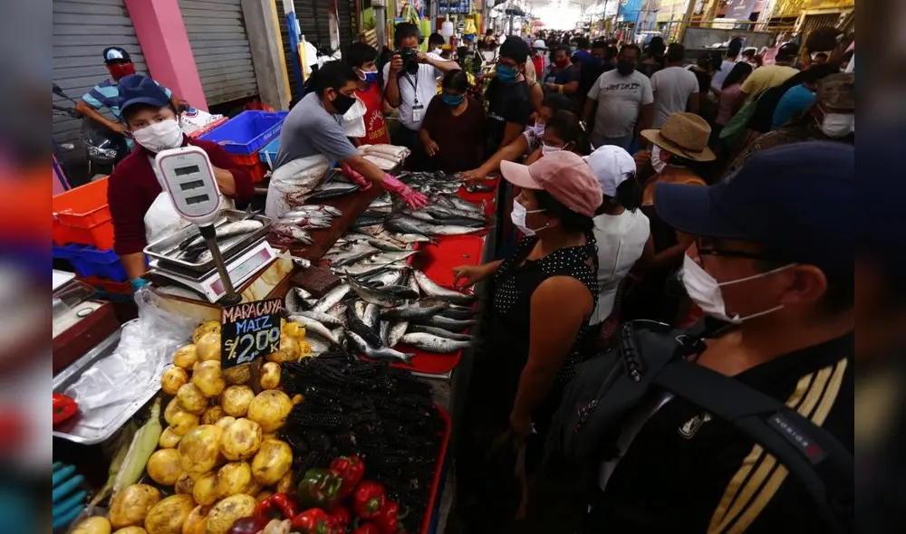 Aglomeraciones en los mercados ponen en riesgo inocuidad de los alimentos.