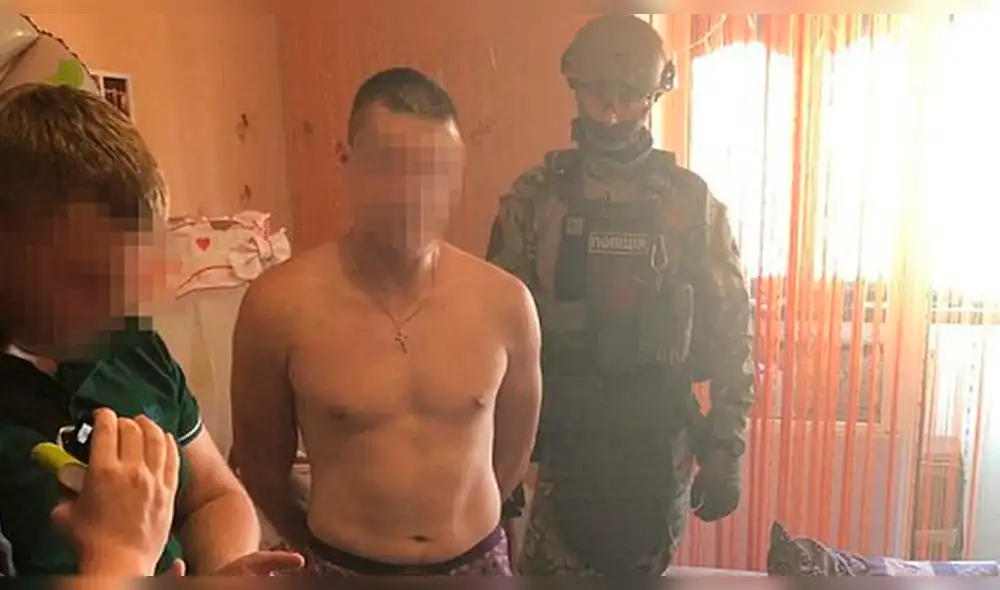 Ucrania: hombre fue detenido por violar a su bebé y vender las fotos en internet