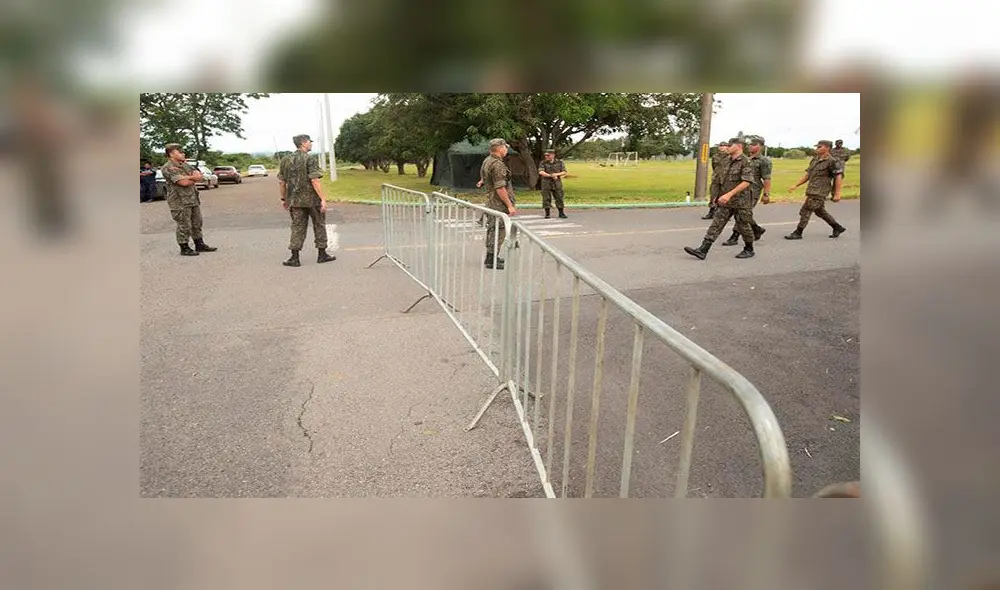 Soldados en el en el municipio de Anápolis. Brasil es uno de los países que reforzó su seguridad para prevenir el coronavirus. Foto: EFE Soldados en el en el municipio de Anápolis. Brasil es uno de los países que reforzó su seguridad para prevenir el coronavirus. Foto: EFE