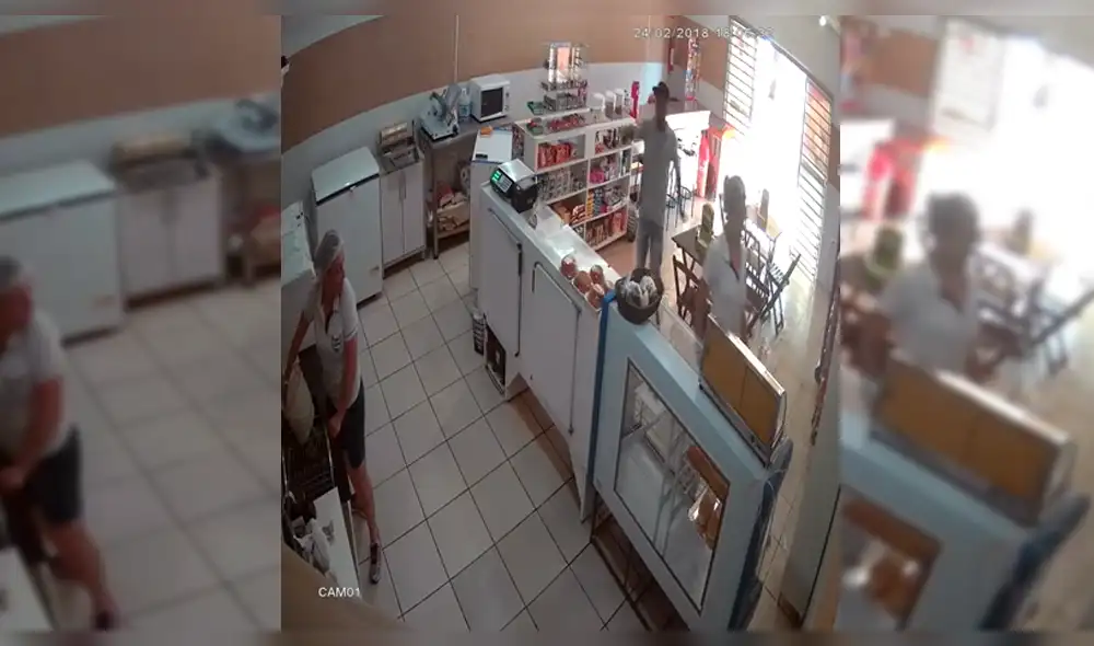 YouTube: Ladrón sale despavorido cuando mujer le echó agua [VIDEO]