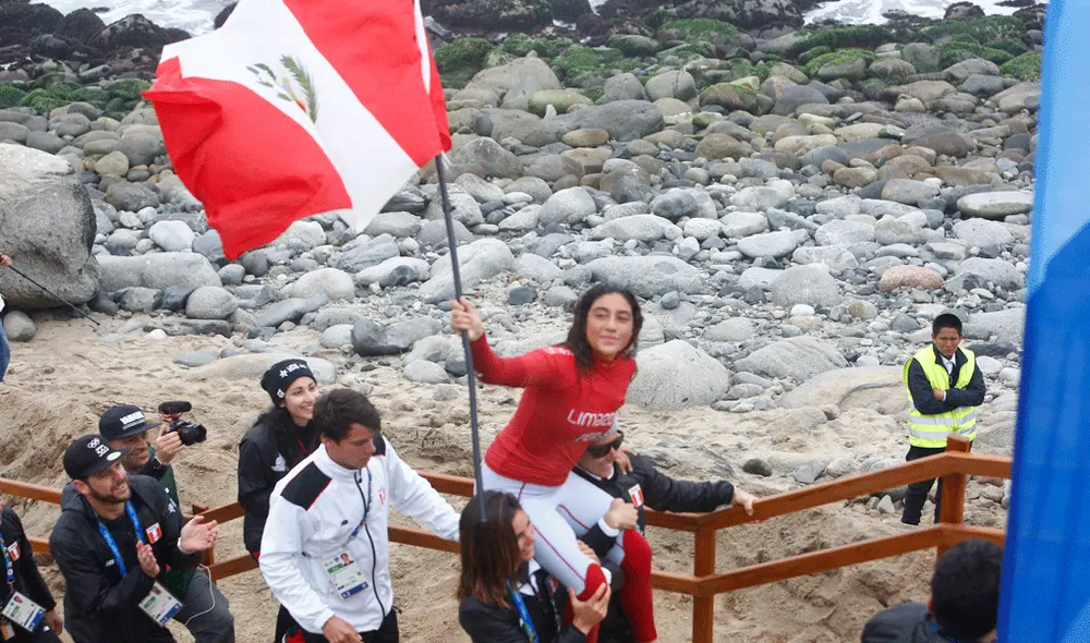 Daniella Rosas le dio al Perú la medalla de oro número seis en el Open Surf de los Juegos Panamericanos Lima 2019. | Foto: GLR