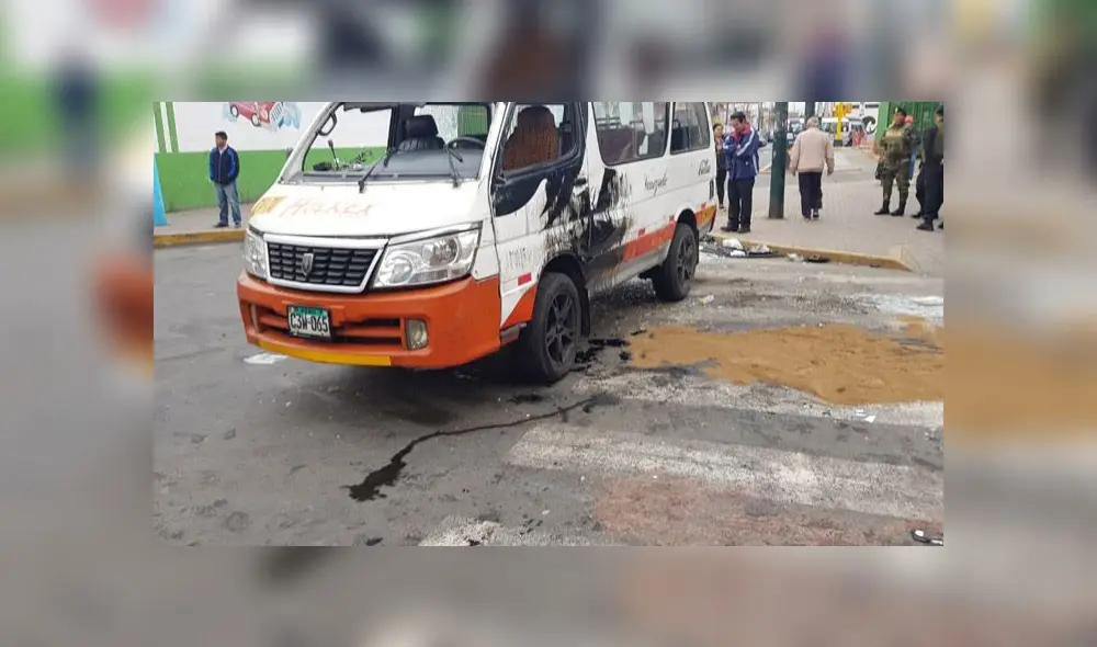 Choque de dos unidades de transporte público en las esquina de los jirones Vigil y California, en el Callao. (Foto: La República) Choque de dos unidades de transporte público en las esquina de los jirones Vigil y California, en el Callao. (Foto: La República)