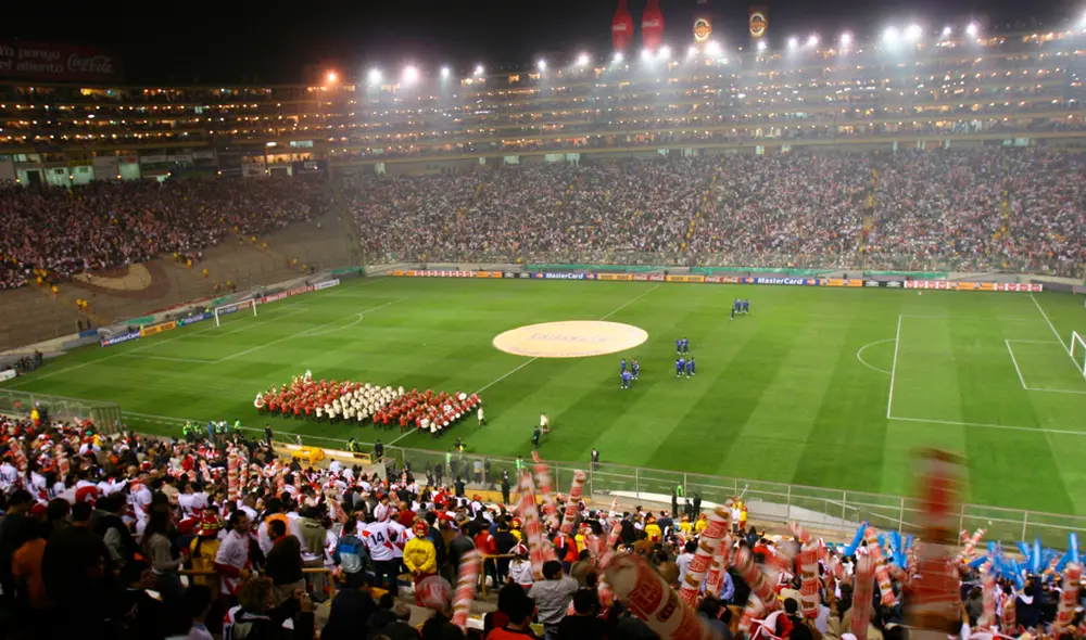 Logo de Universitario de Deportes que aparece en los alrededores del estadio Monumental es pintado para la final de Copa Libertadores. | Foto: GLR Logo de Universitario de Deportes que aparece en los alrededores del estadio Monumental es pintado para la final de Copa Libertadores. | Foto: GLR