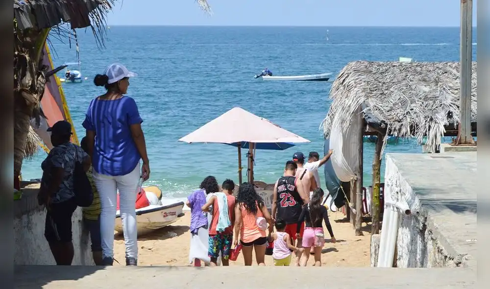 A pesar de que la cantidad de visitantes se redujo, los restaurantes y hoteles siguen atendiendo con normalidad. (Foto: El Sol de Acapulco)