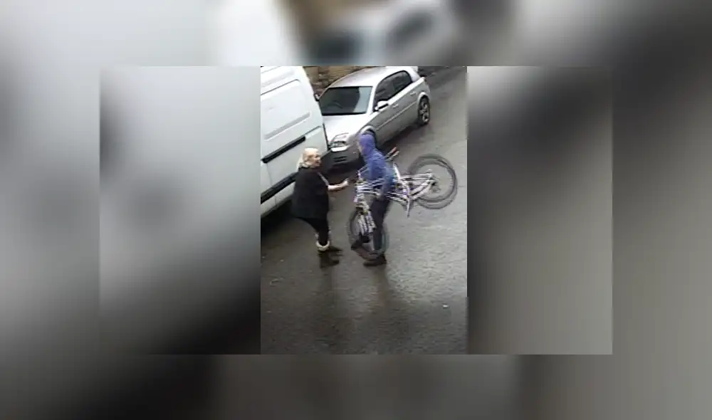 Facebook viral: ladrón intenta robar bicicleta de anciana, es descubierto y tiene inesperada reacción que enfurece a miles Facebook viral: ladrón intenta robar bicicleta de anciana, es descubierto y tiene inesperada reacción que enfurece a miles