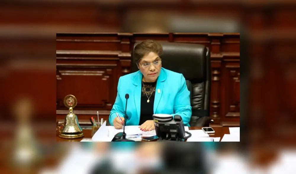 Luz Salgado afirma que en "las guías para profesores sí hay ideología de género" | VIDEO