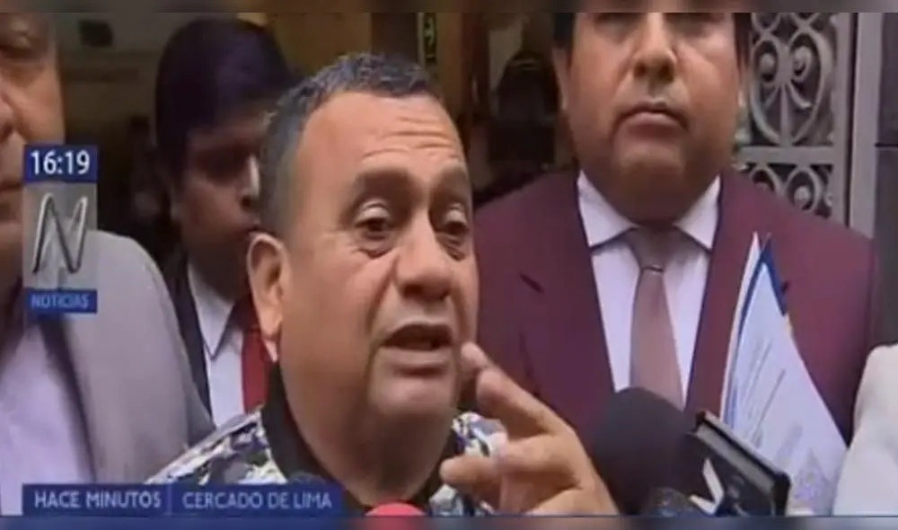 Esposa de Tony Rosado lo obliga a pedir perdón por ofender mujeres en show Esposa de Tony Rosado lo obliga a pedir perdón por ofender mujeres en show